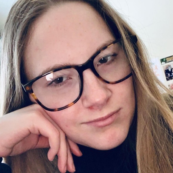 Meet your Posher, Megan - Picture 1 of 1